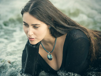 Silver paulownia necklace on mermaid model